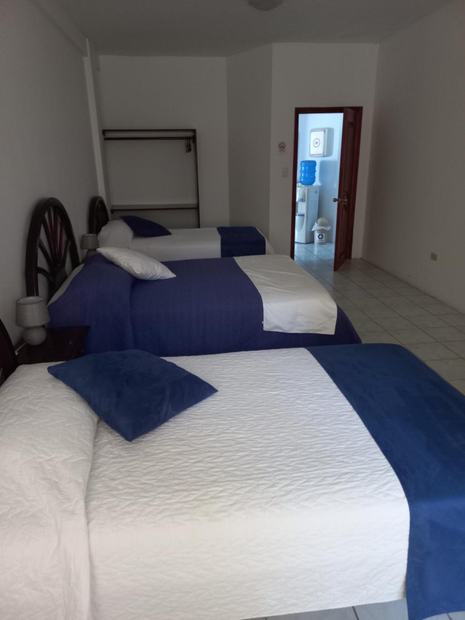 Hotel Isla Del Descanso Puerto Villamil Buitenkant foto