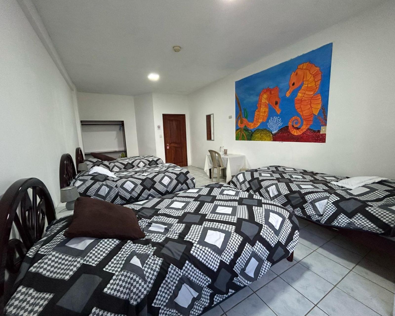 Hotel Isla Del Descanso Puerto Villamil Buitenkant foto