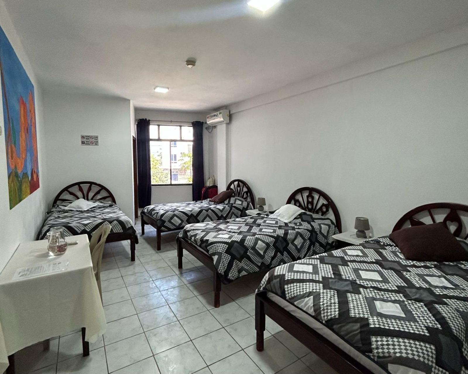 Hotel Isla Del Descanso Puerto Villamil Buitenkant foto